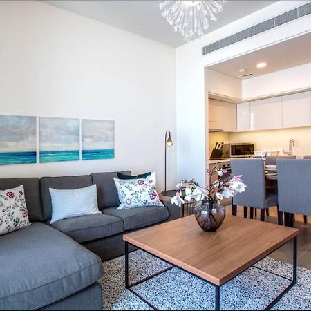 A Luxury Aprt 2 Bedrooms Balcony With Wonderful View Mall Access Hi Speed Wifi Beach Access & Much More For Family Only Samaheej Экстерьер фото